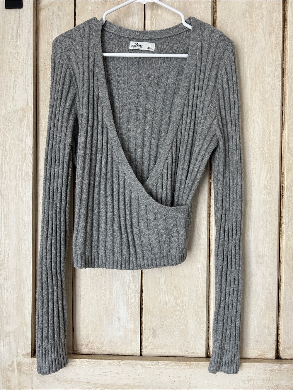 Hollister Women's Gray Ribbed V-Neck Wrap Sweater